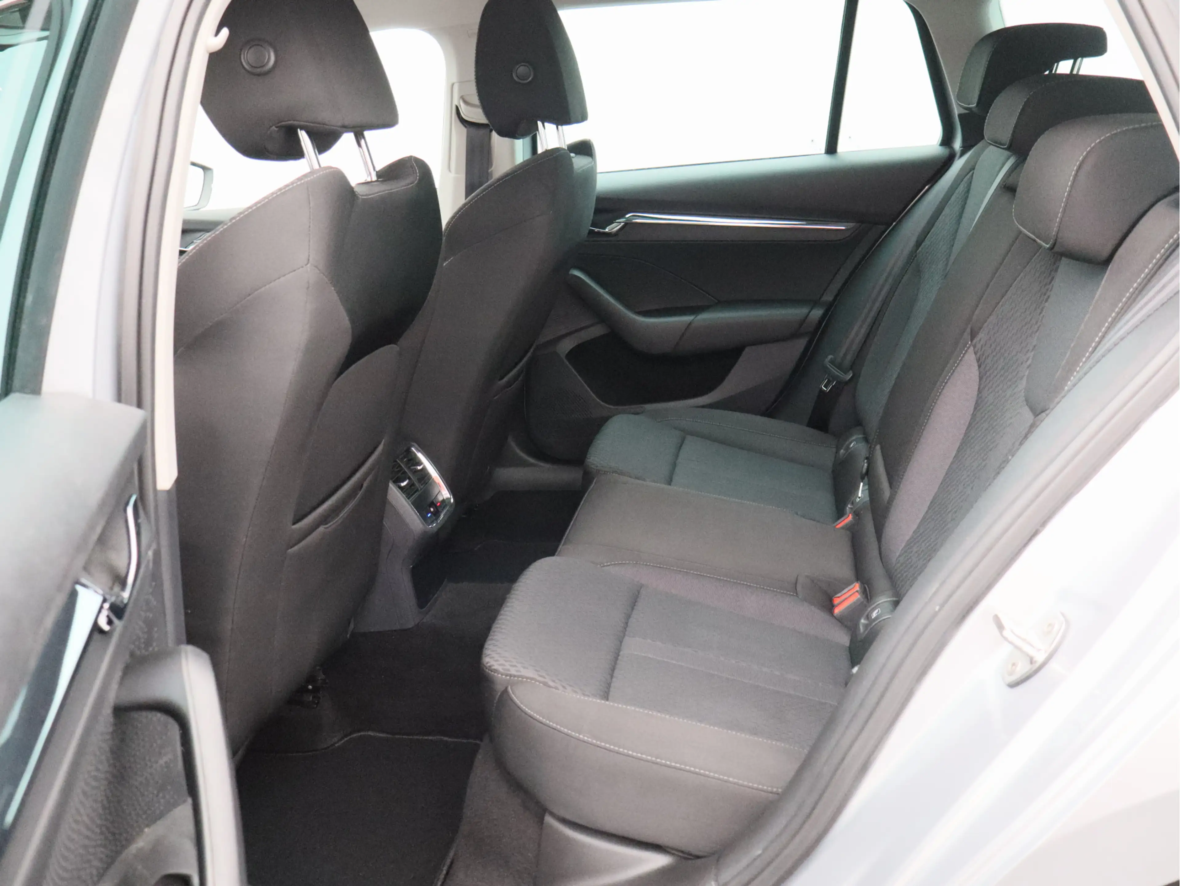 Skoda Octavia Combi 1.0 e-TSI Business Edition Plus/ trekhaak/ z — photo 11
