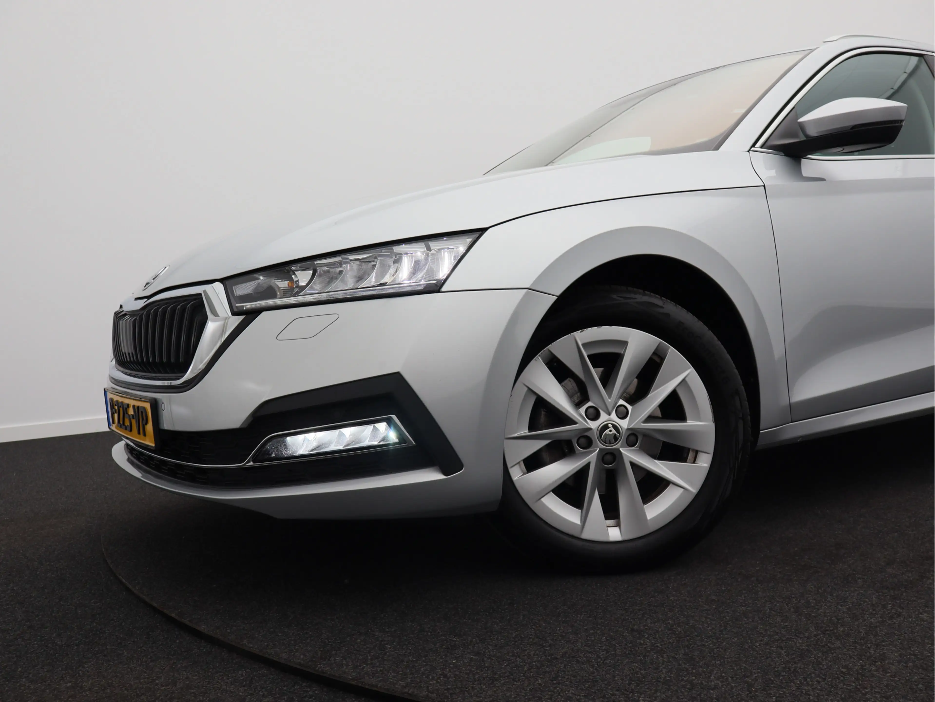 Skoda Octavia Combi 1.0 e-TSI Business Edition Plus/ trekhaak/ z — photo 31