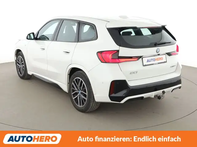 BMW Ix1 view 4