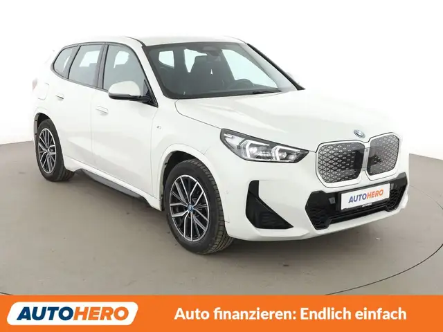 BMW Ix1 view 8