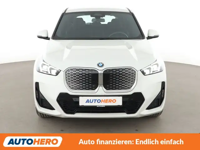 BMW Ix1 view 9