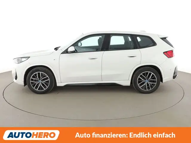 BMW Ix1 view 3