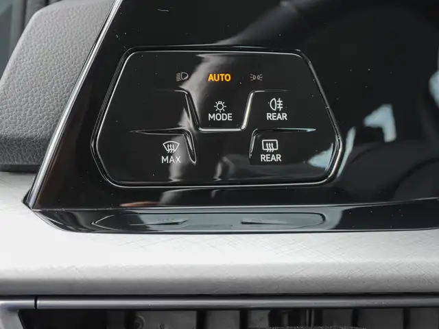 Volkswagen Golf view 9