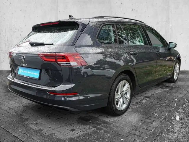 Volkswagen Golf view 3