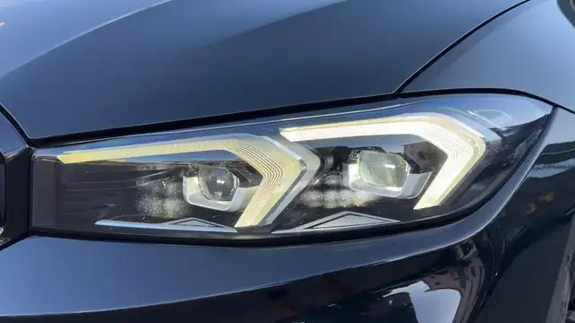 BMW 3 Series view 4