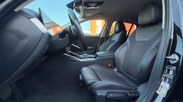 BMW 3 Series view 10