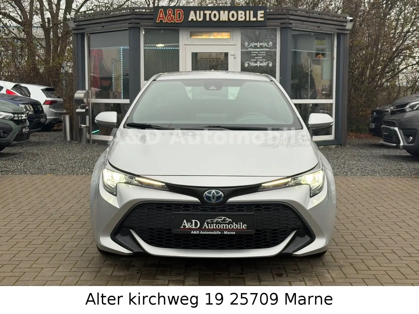 Toyota Corolla Touring 1.8 Sports Hybrid Team D 1Hand Silber - 2