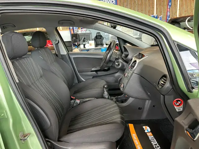 Opel Corsa view 9