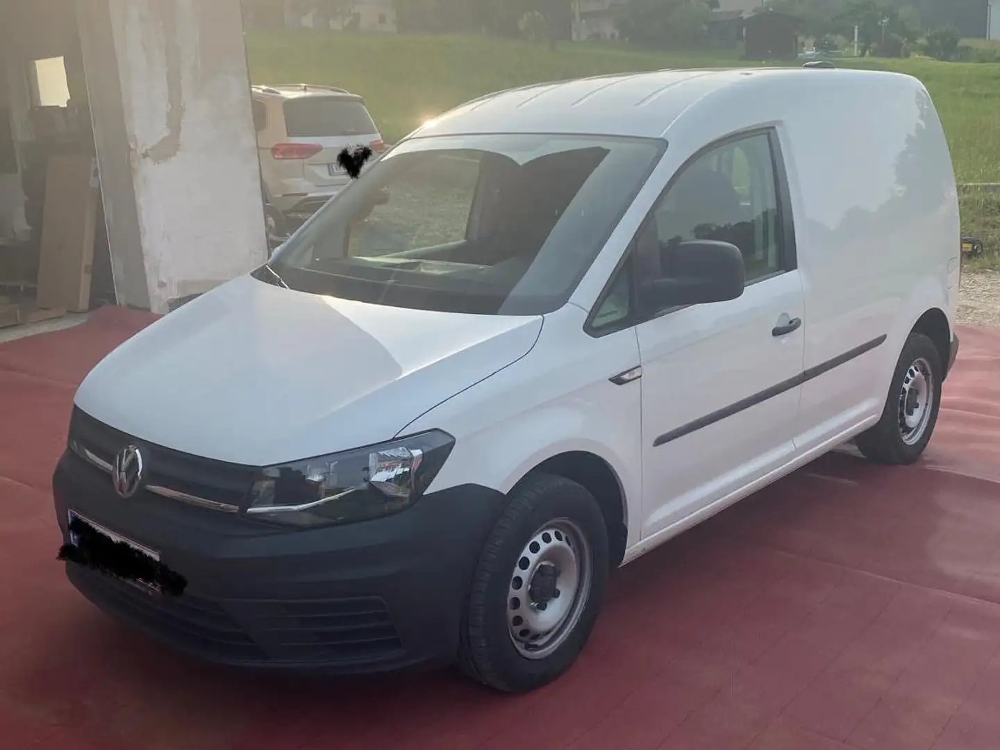 Volkswagen Caddy Alltrack 1,2 TSI Weiß - 1