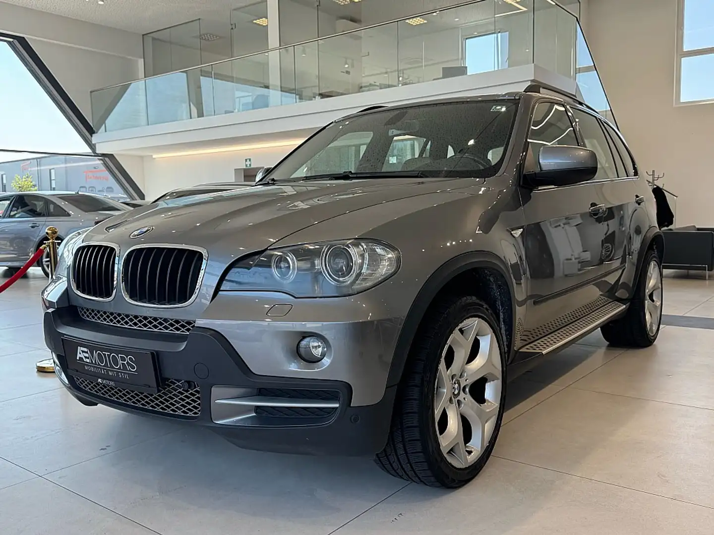 BMW X5 3,0d Österreich-Paket Aut. // 1.HAND // KREDIT-... Grigio - 1
