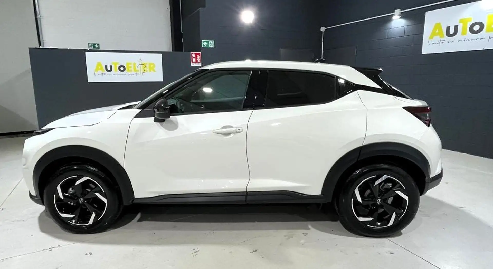 Nissan Juke Juke II 2020 1.0 dig-t N-Connecta 114cv Weiß - 2