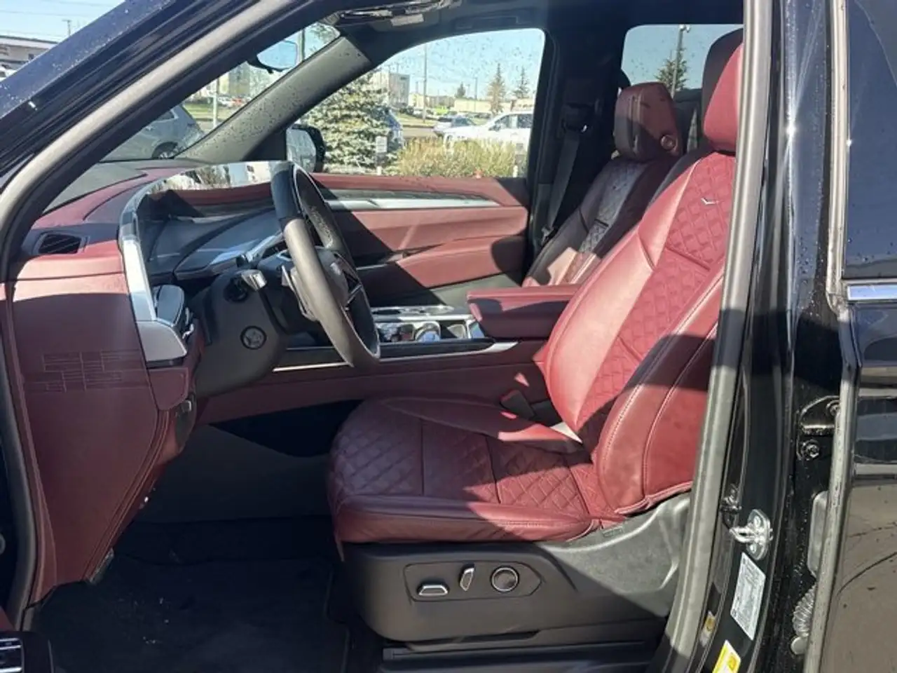 Cadillac Escalade снимка Cadillac Escalade