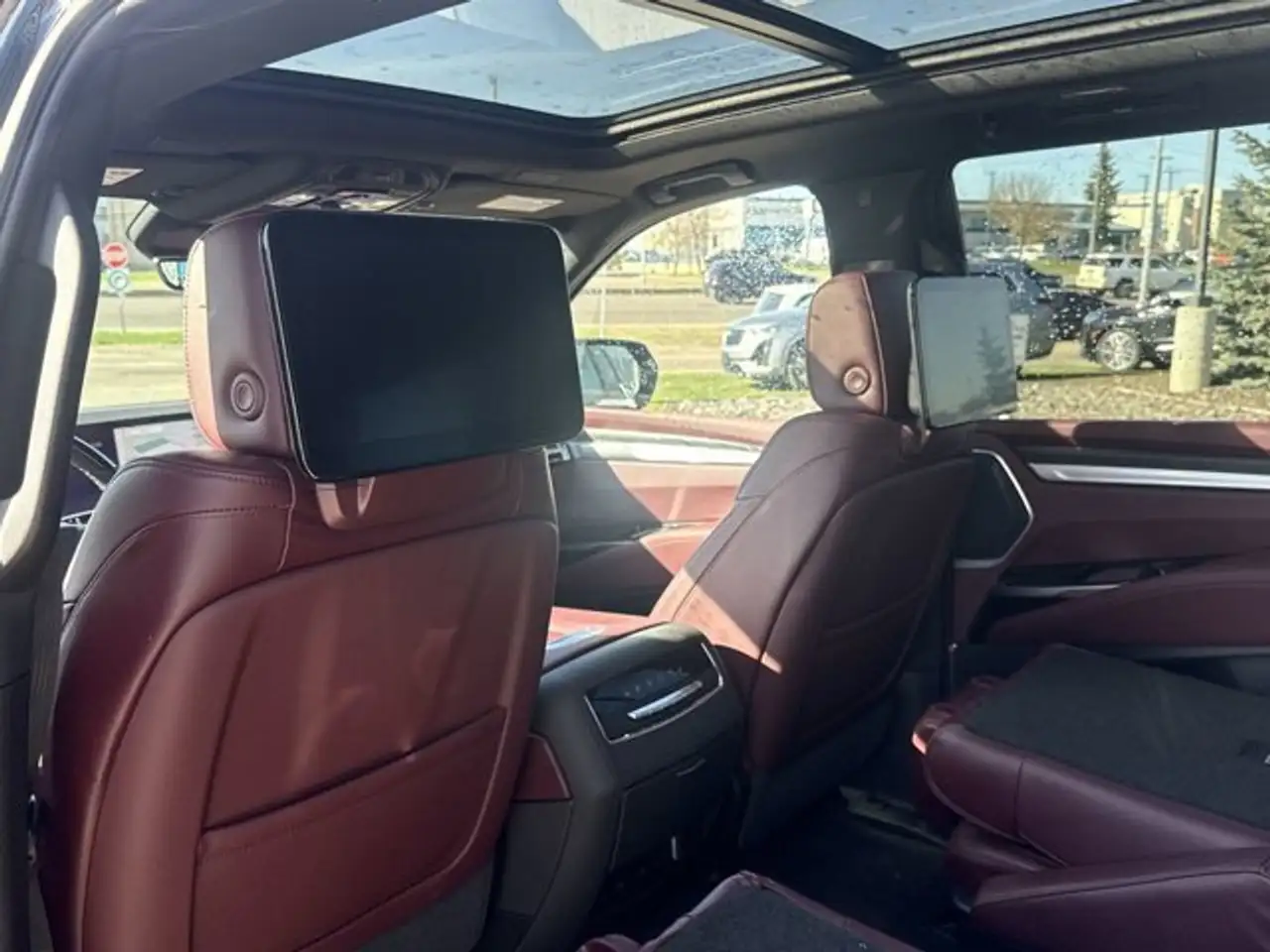 Cadillac Escalade снимка Cadillac Escalade