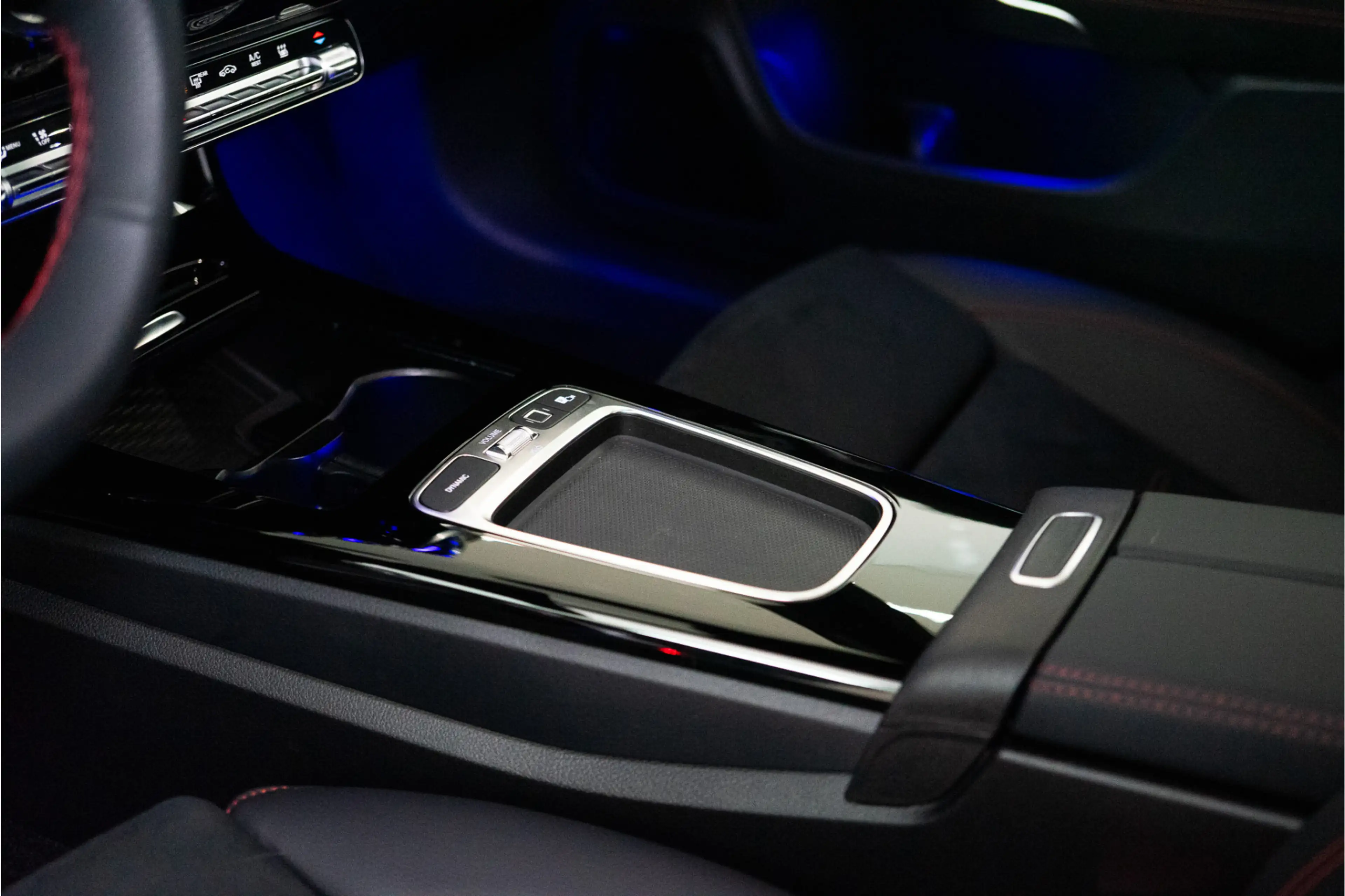 Mercedes-Benz CLA 250 e Premium+ AMG 218PK | Pano | Sfeer | Trekhaak | B — photo 42