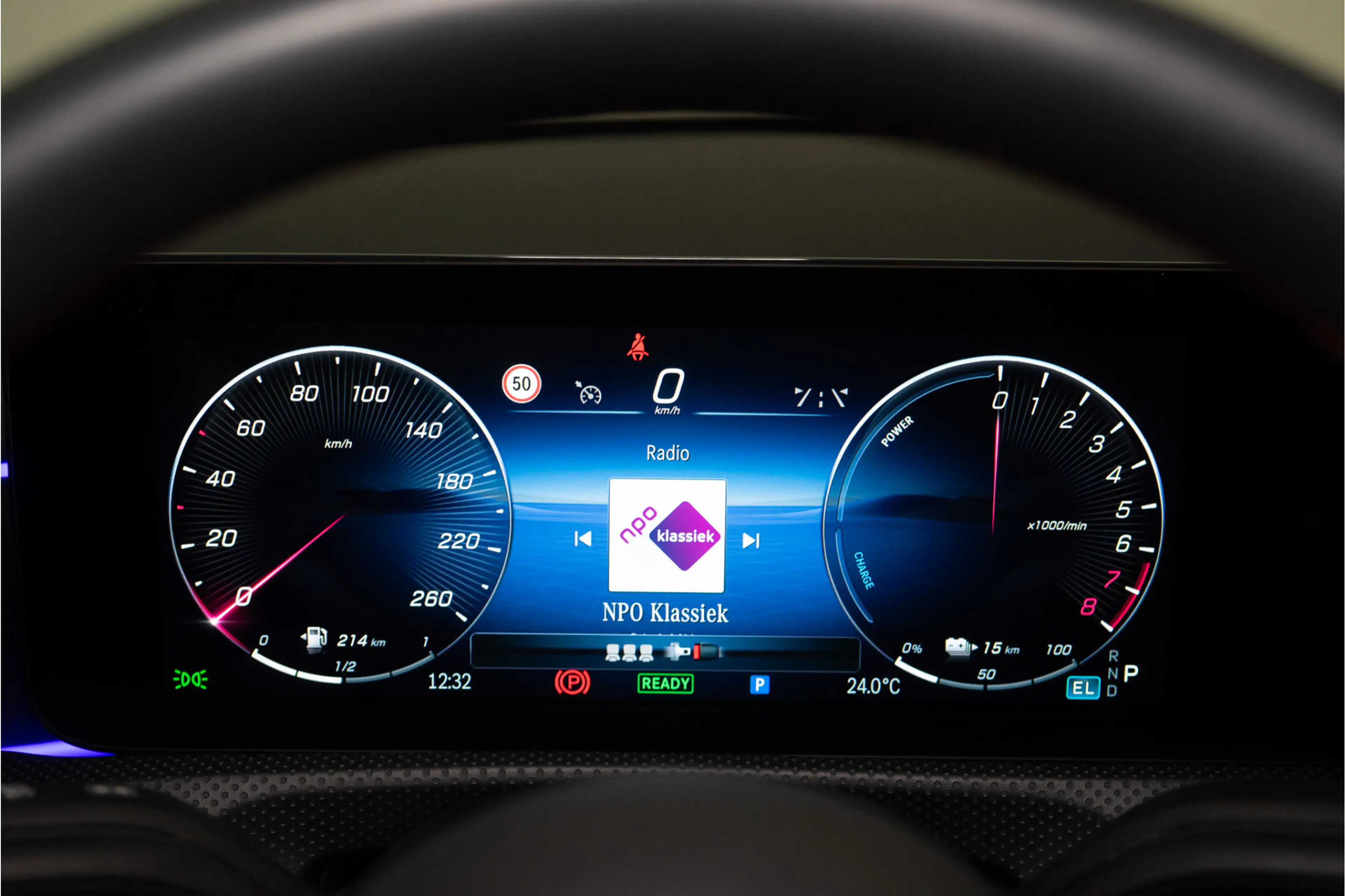 Mercedes-Benz CLA 250 e Premium+ AMG 218PK | Pano | Sfeer | Trekhaak | B — photo 36