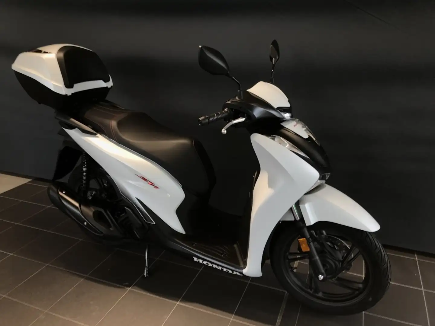 Honda SH 125 Bianco - 2