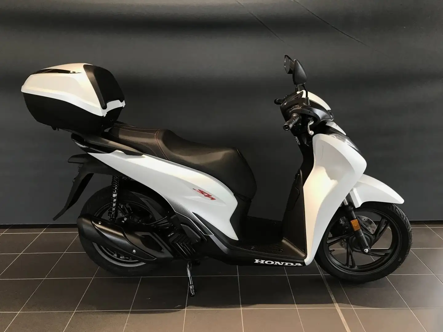 Honda SH 125 Bianco - 1