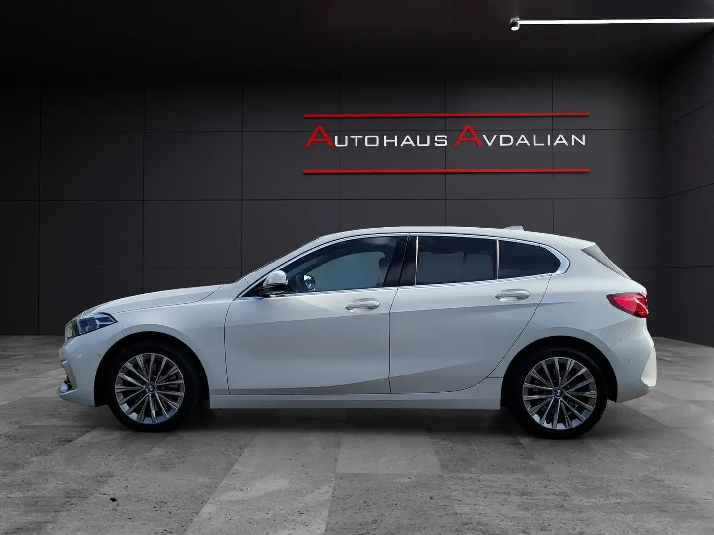 BMW 120 d xDrive Luxury Line HUD|R-KAM|H&K|ACC Weiß - 2