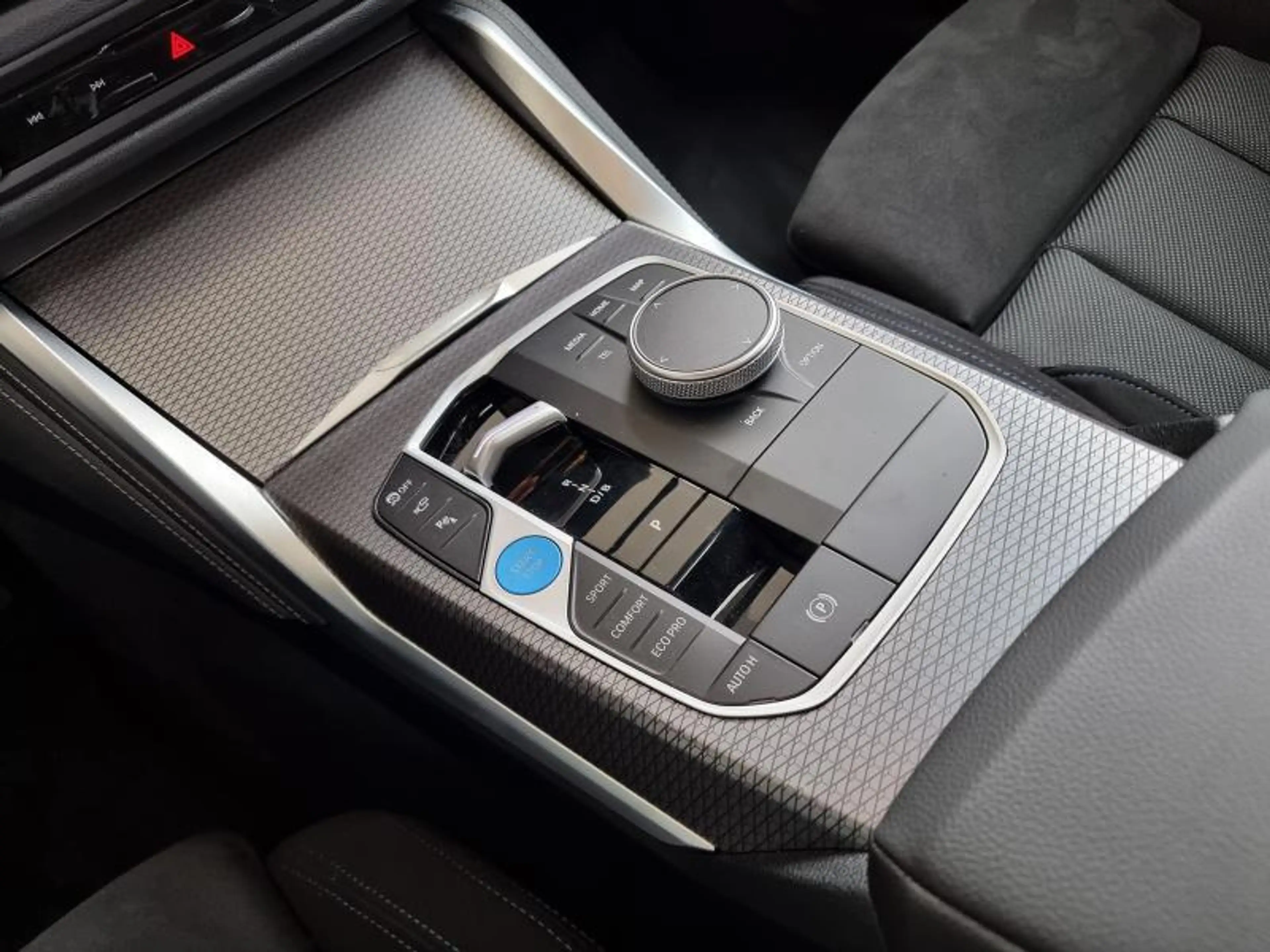 BMW i4 M50 Gran Coupé — photo 11