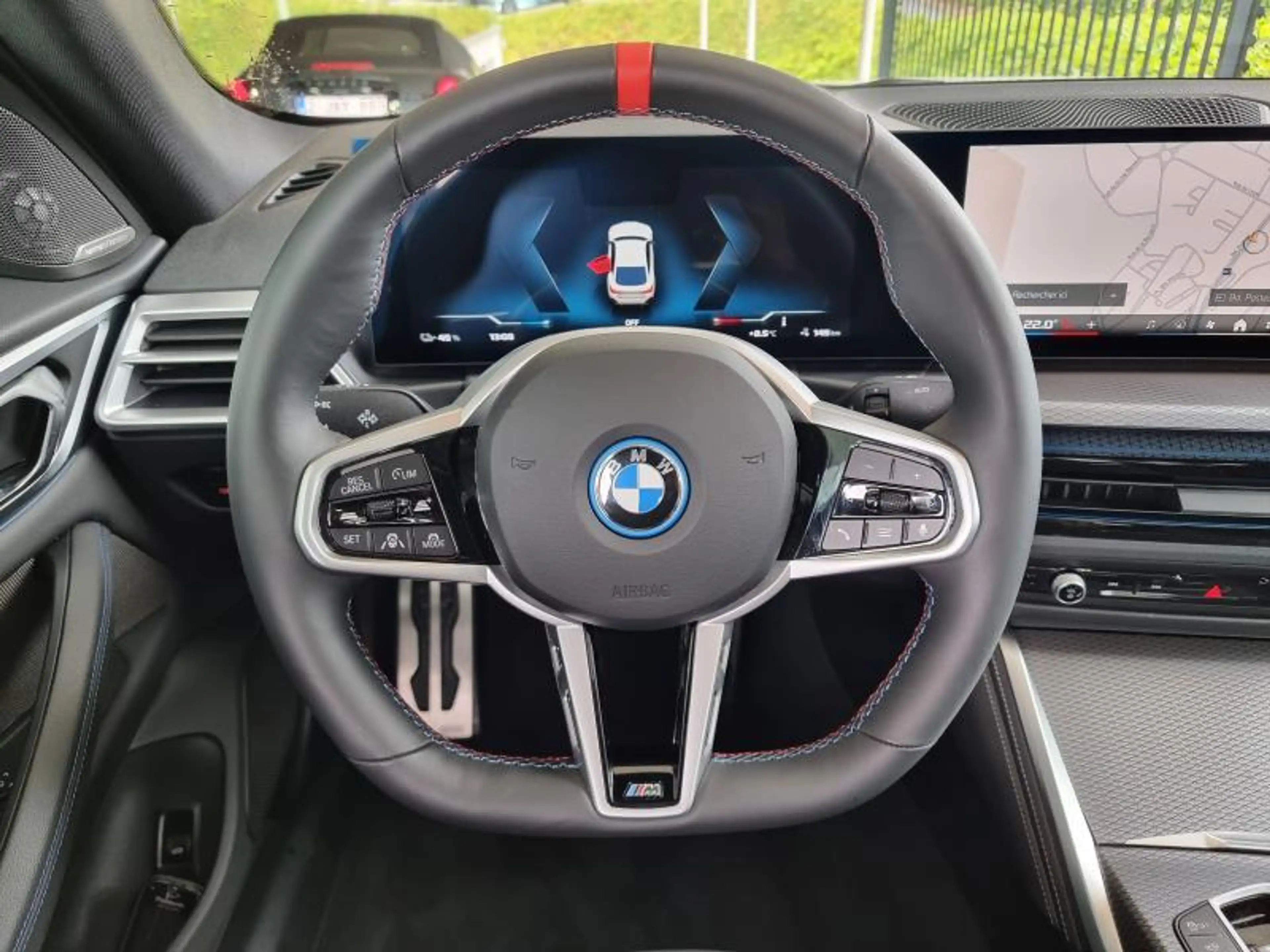 BMW i4 M50 Gran Coupé — photo 10