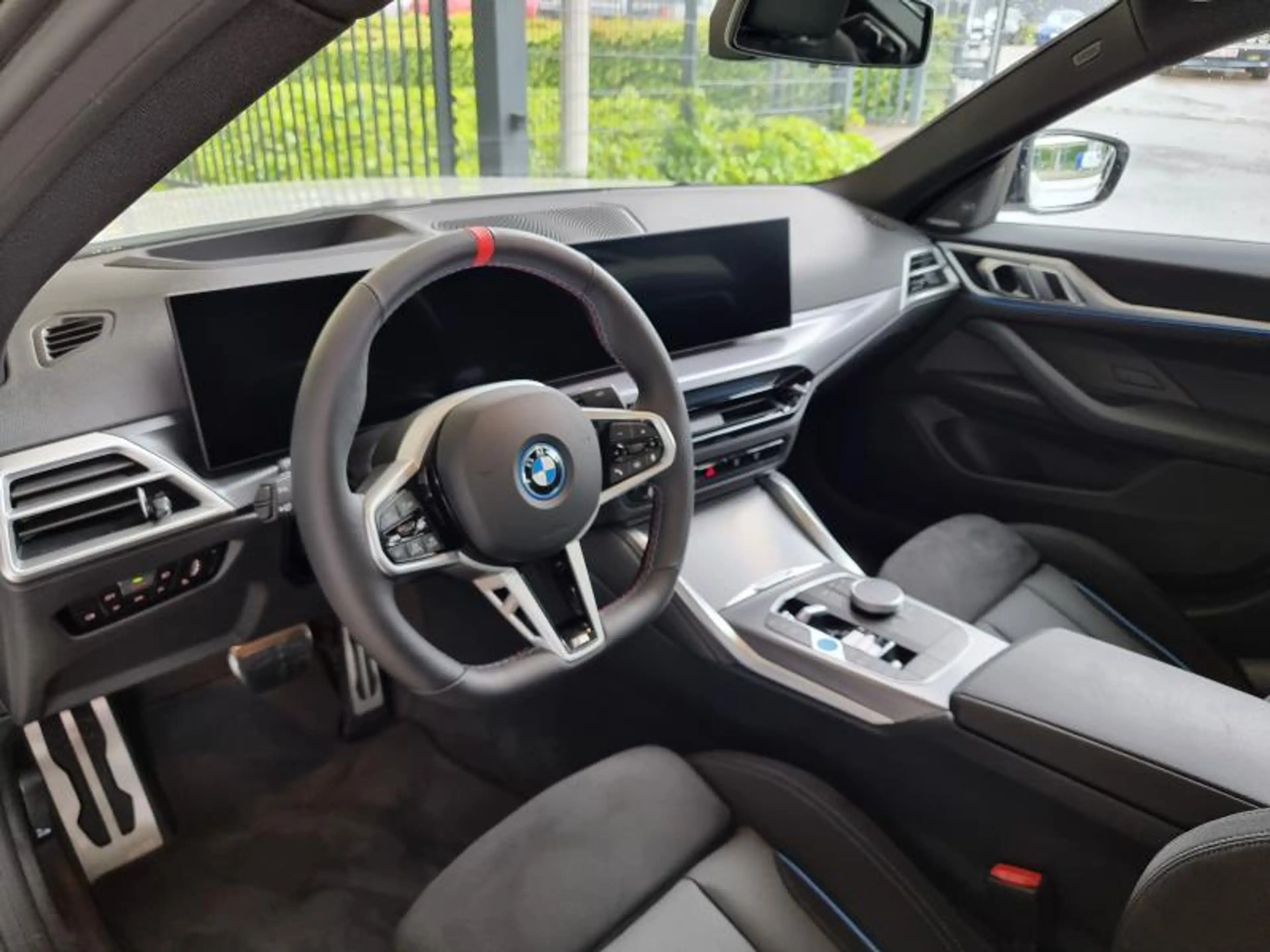 BMW i4 M50 Gran Coupé — photo 6