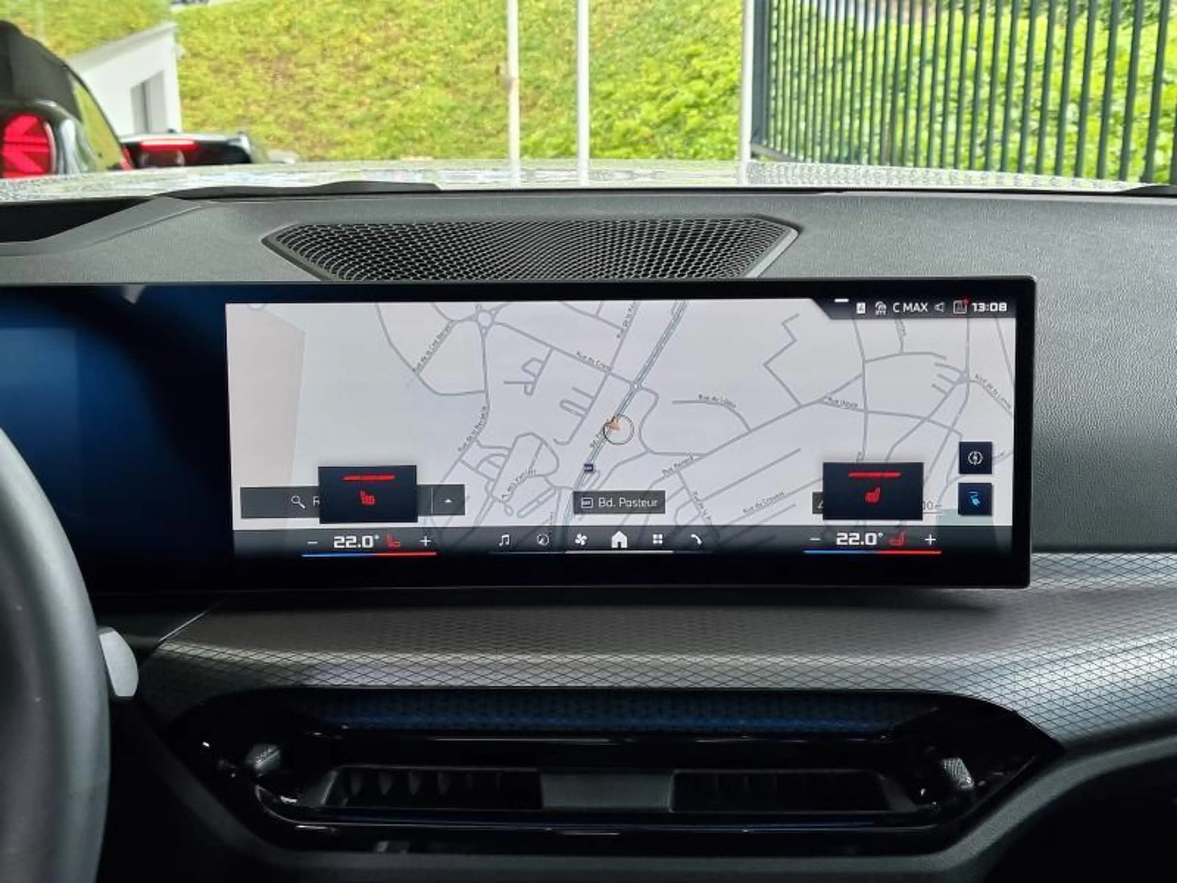BMW i4 M50 Gran Coupé — photo 9