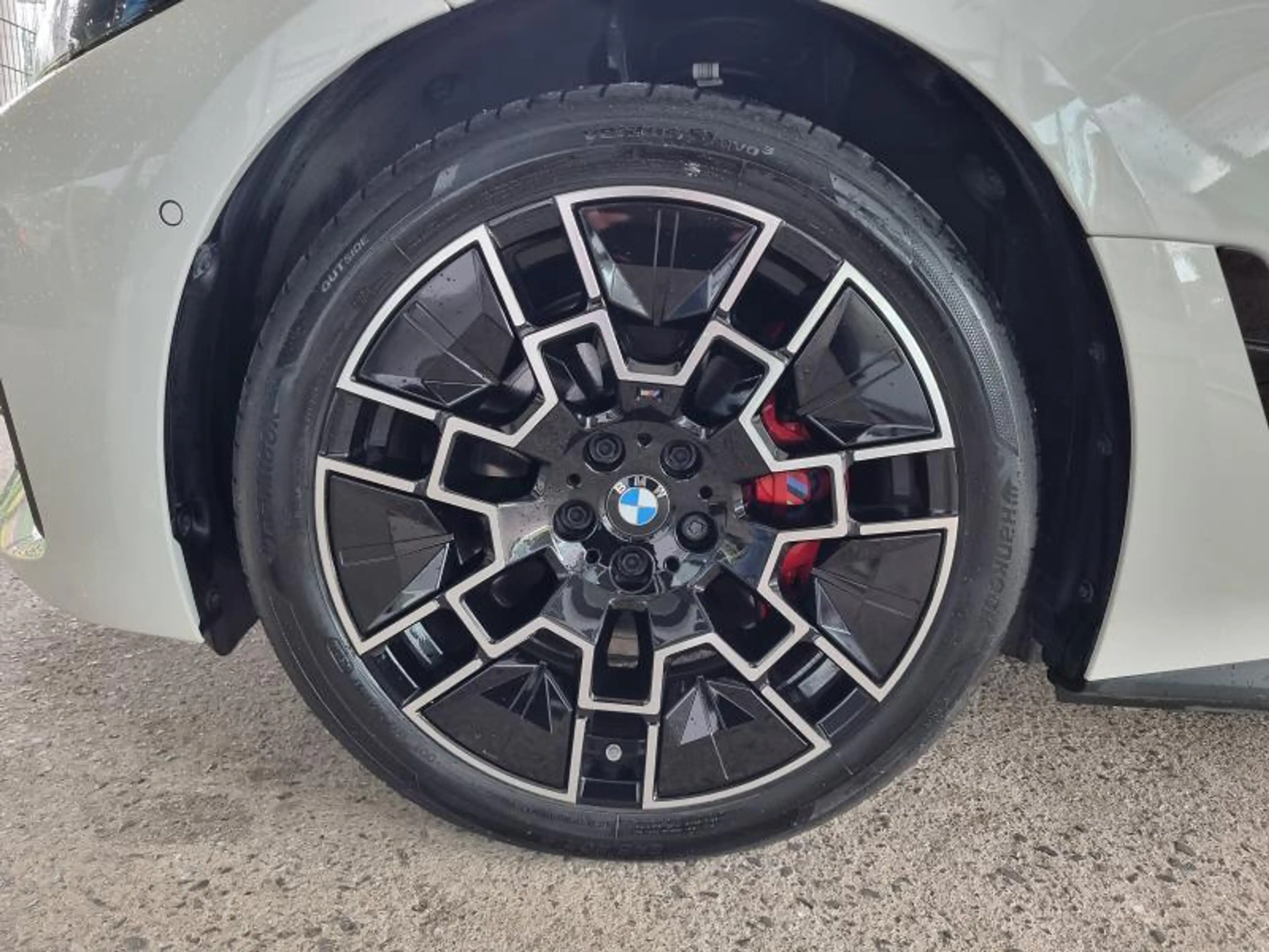 BMW i4 M50 Gran Coupé — photo 8