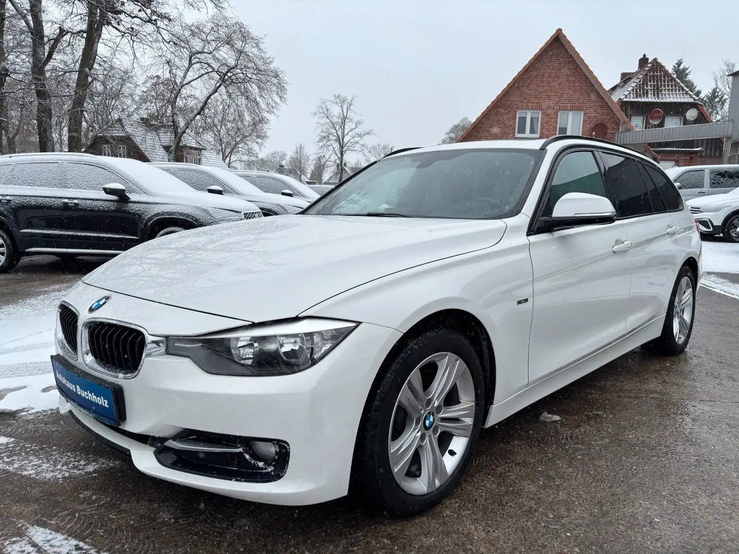 BMW 316 i Touring Sport Line *P.Dach*el.Heckklappe* Blanc - 1