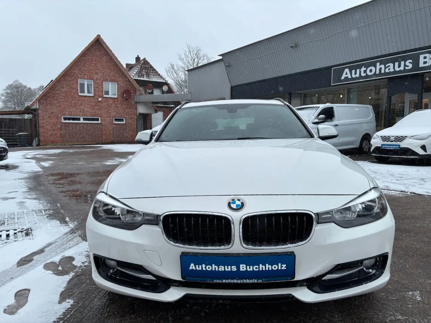 BMW 316 i Touring Sport Line *P.Dach*el.Heckklappe* Blanc - 2