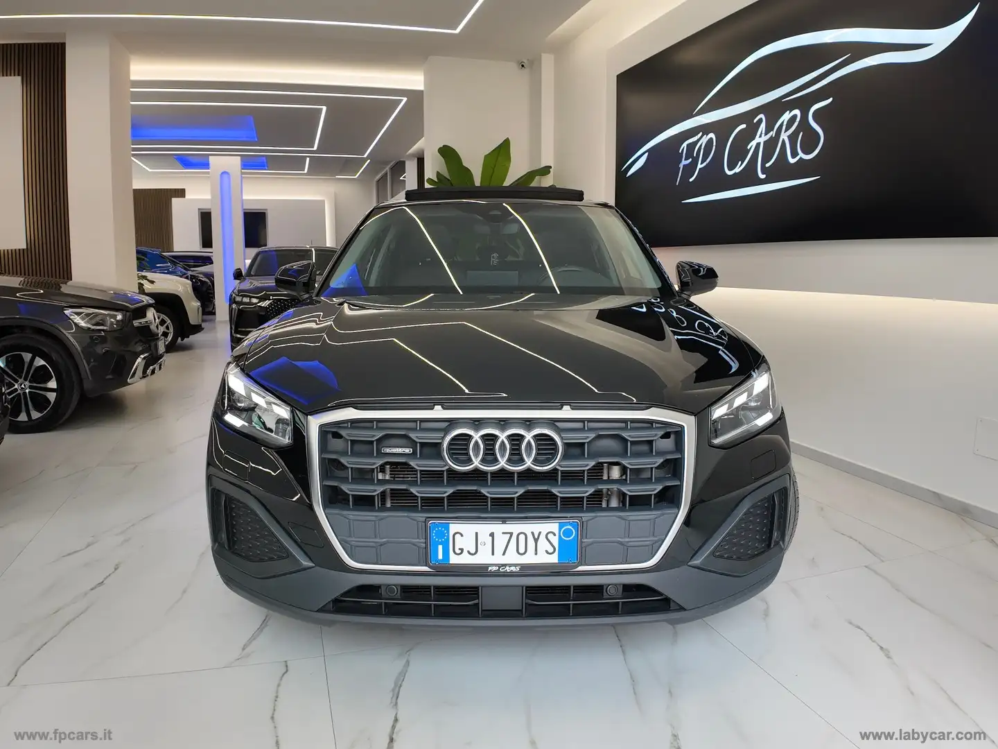 Audi Q2 35 TDI quattro S tr. Identity Black Nero - 2