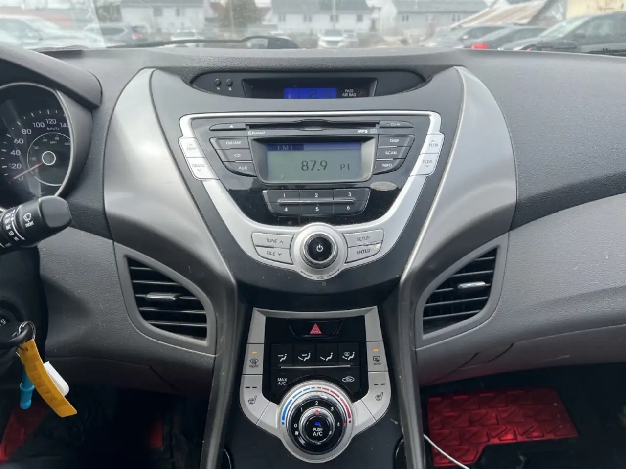 Hyundai ELANTRA снимка Hyundai ELANTRA