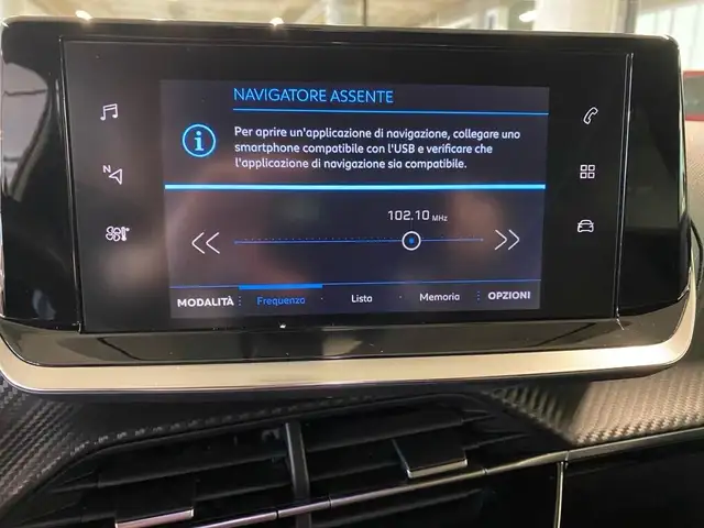 Peugeot 2008 view 10
