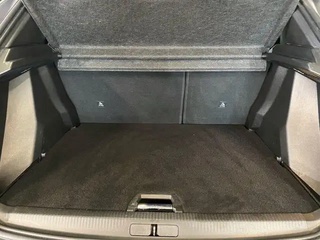 Peugeot 2008 view 9