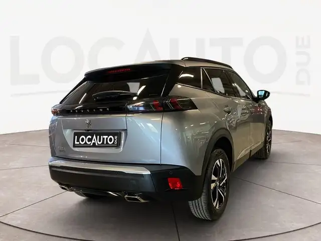 Peugeot 2008 view 4