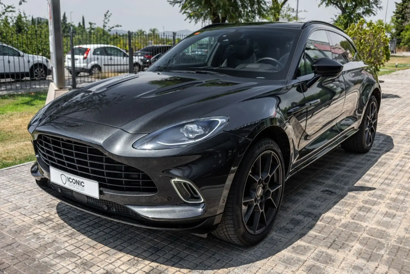 Aston Martin DBX 4.0 AWD Aut. Negru - 2