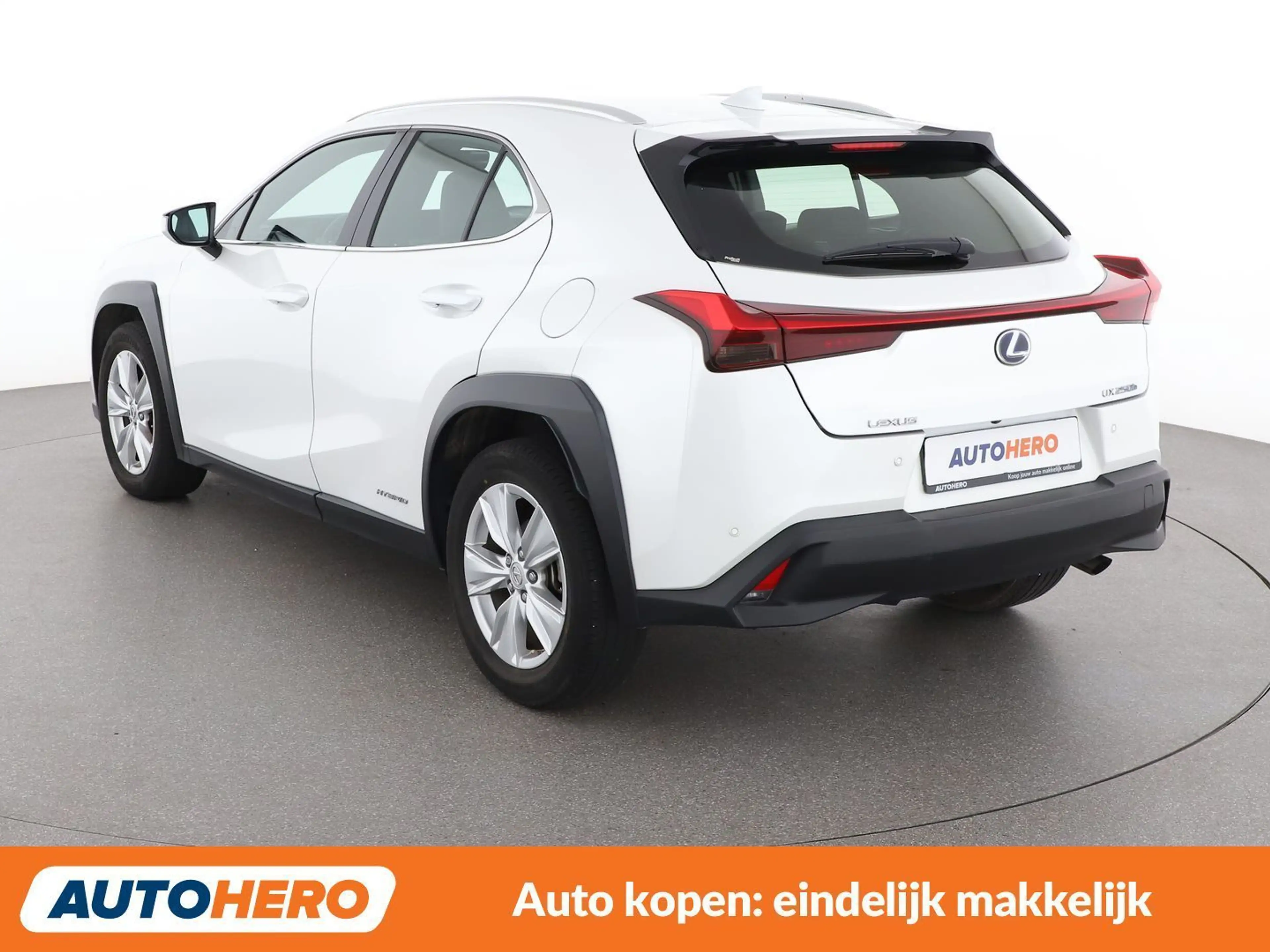 Lexus UX 250h UX 250h Pack Confort Business — photo 4