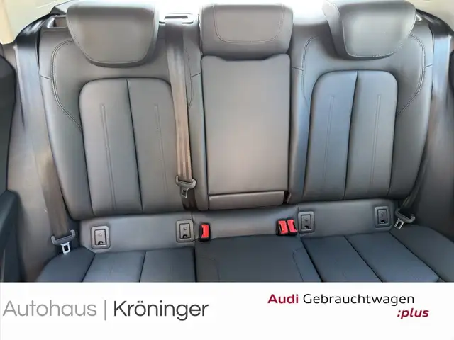 Audi Q2 view 10