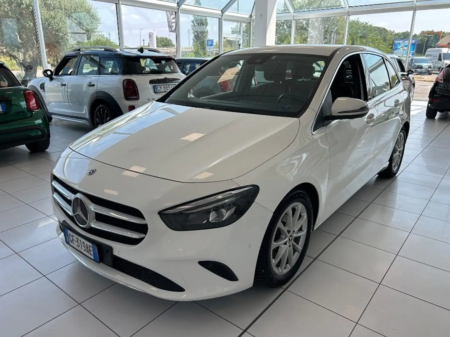 Mercedes-Benz B 180 d Automatic Sport Neopatentati Bianco - 1