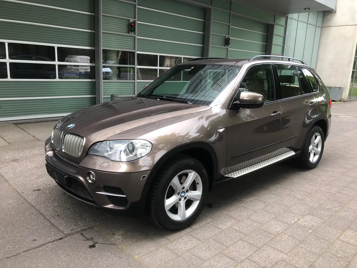 BMW X5 xDrive40d Sport Paket 360*-Kamera Soft-Close Bruin - 2