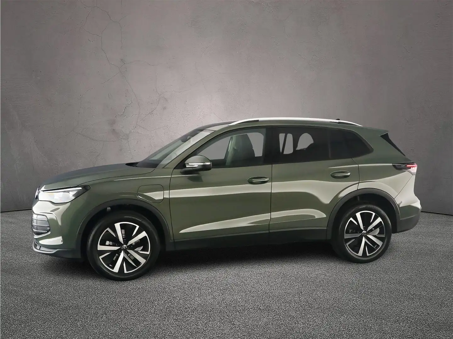 Volkswagen Tiguan Life Edition 1.5 TSI eHybrid 204pk DSG Automaat Tr Groen - 2