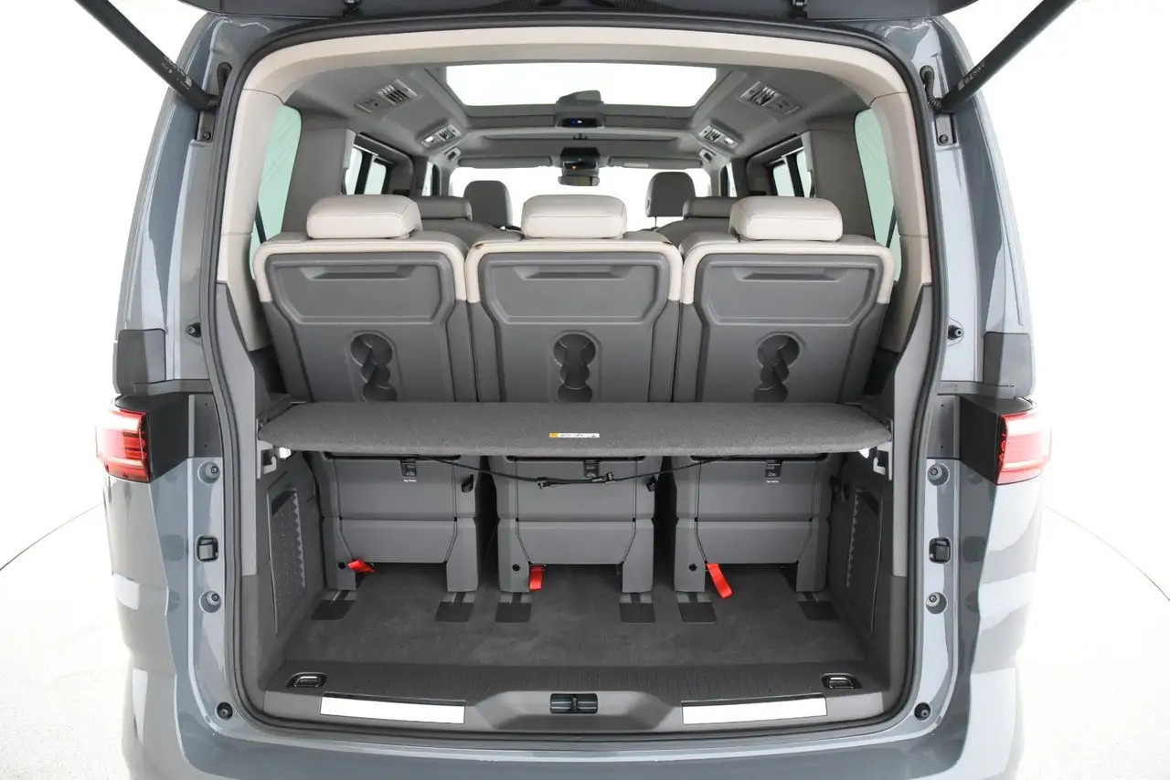 Volkswagen T7 Multivan Style Standhzg 7 Sitze Pano ACC H&K 8