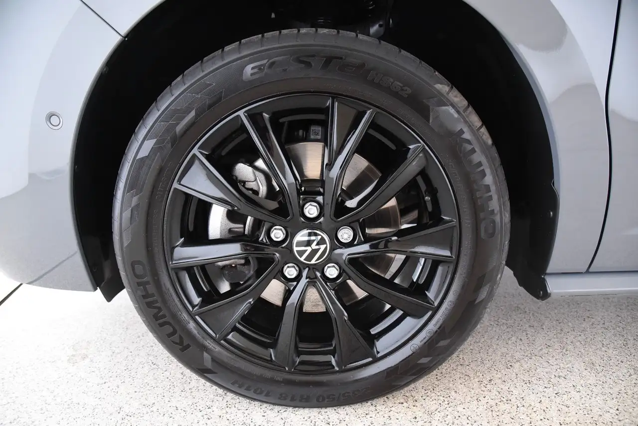 Volkswagen T7 Multivan Style Standhzg 7 Sitze Pano ACC H&K 20