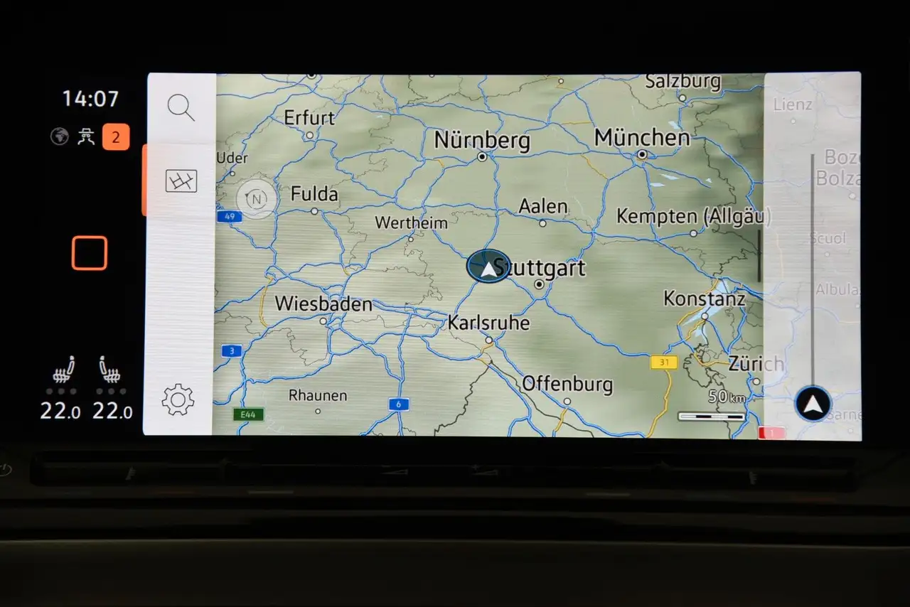 Volkswagen T7 Multivan Style Standhzg 7 Sitze Pano ACC H&K 12