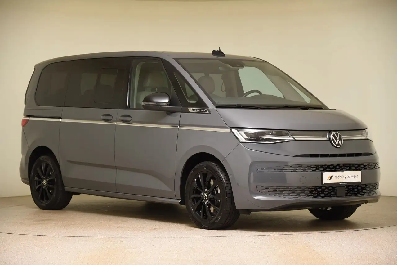 Volkswagen T7 Multivan Style Standhzg 7 Sitze Pano ACC H&K 4