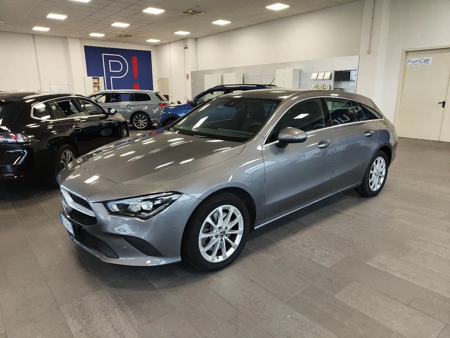 Mercedes-Benz CLA 250 e Plug-In Hybrid Auto Navi Cruise Fari LED 17” Gris - 1