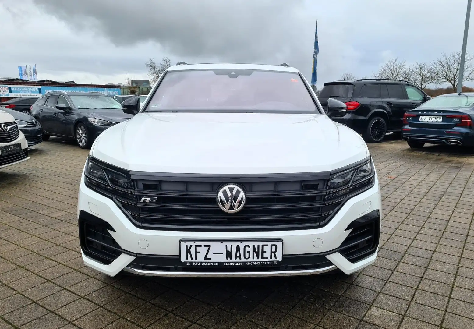 Volkswagen Touareg R-Line 4Motion LED PANO AHK Wit - 2
