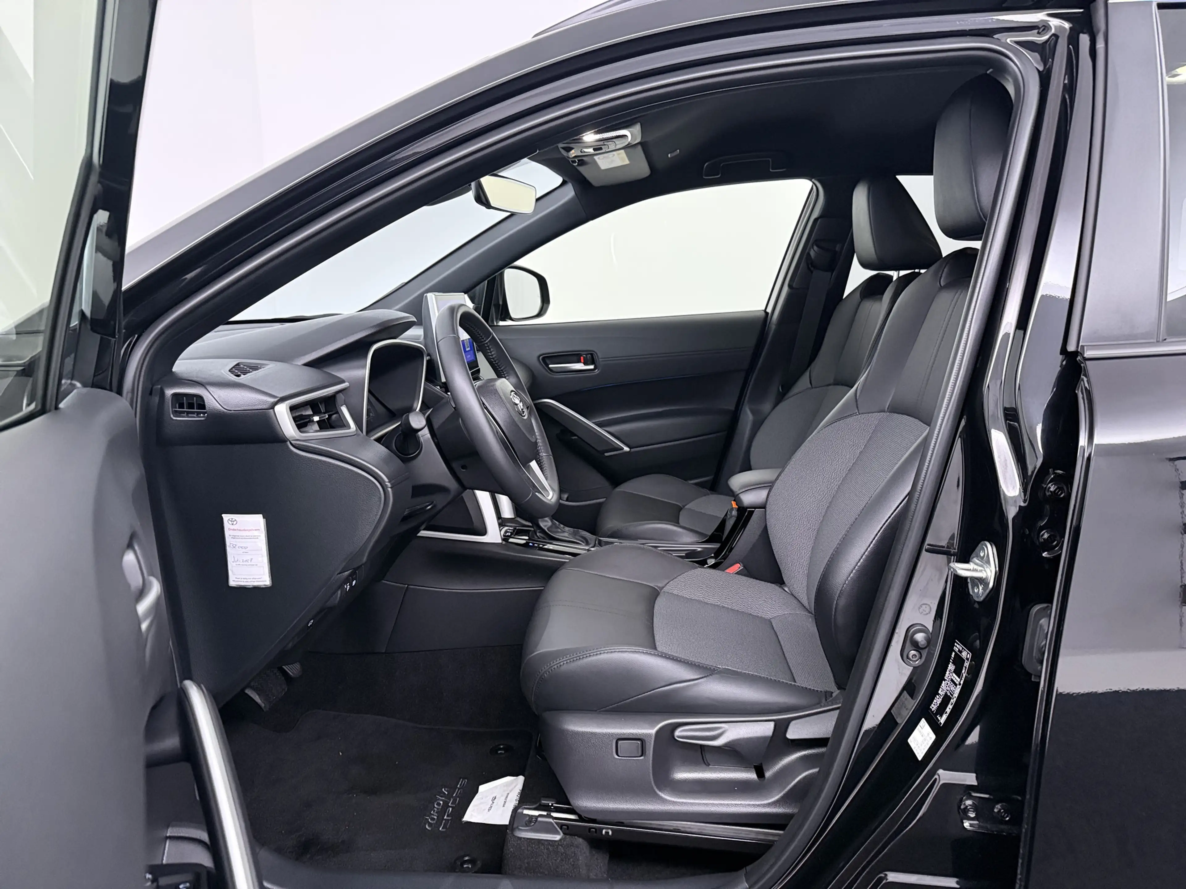 Toyota Corolla Cross Hybrid 200 Style | Navigatie | PDC | — photo 4