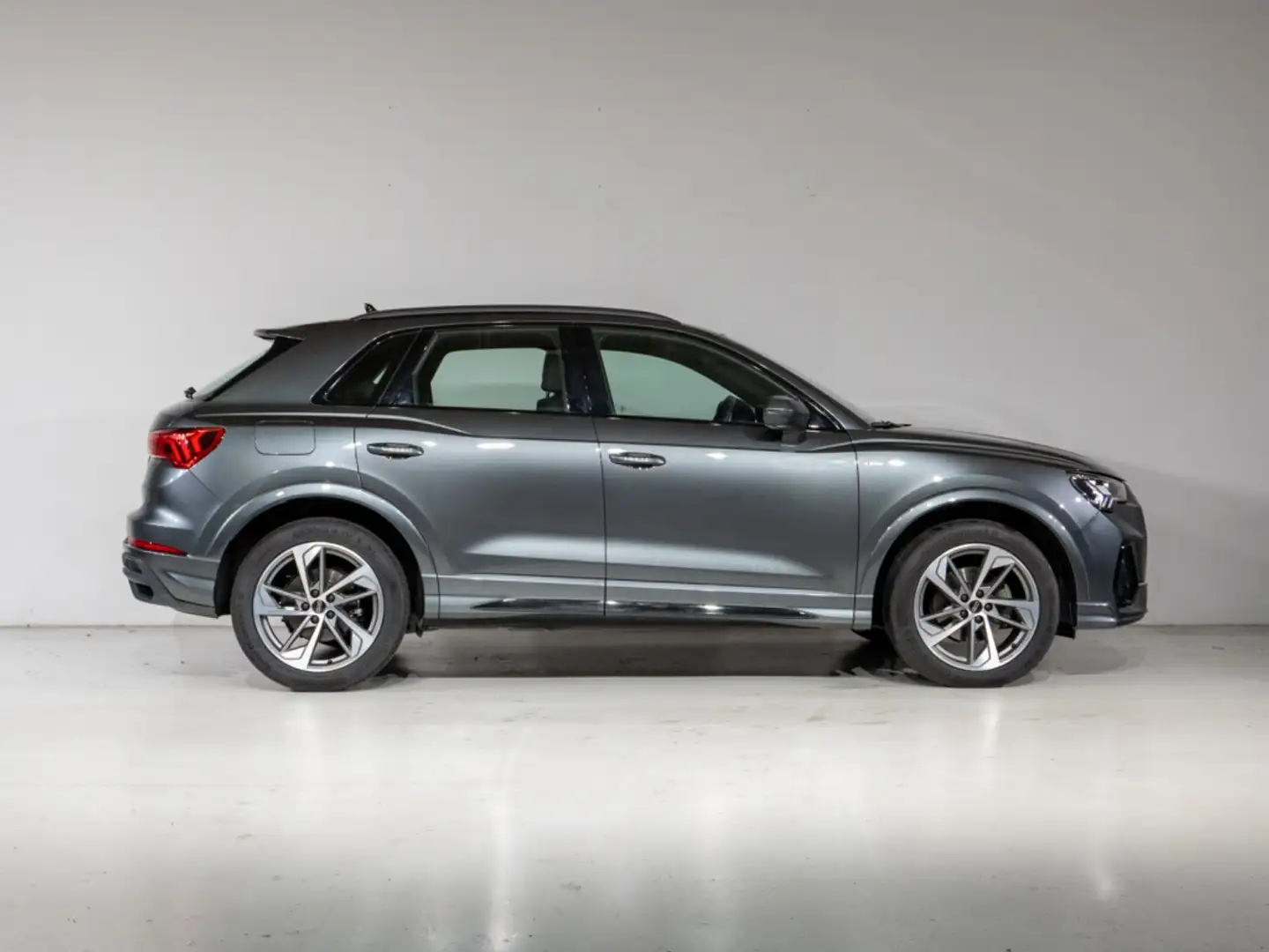 Audi Q3 2.0 35 TDI 110KW S TRONIC GENUINE ED. 5P Gris - 2