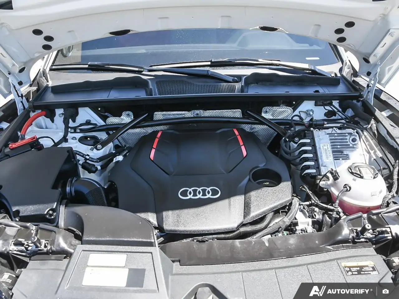 Audi SQ5 снимка Audi SQ5