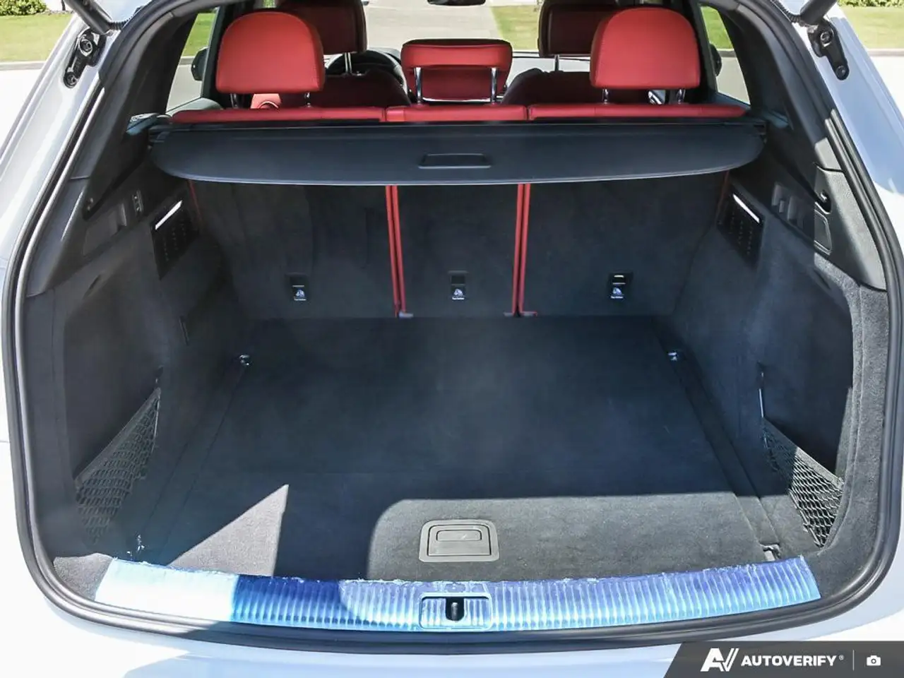 Audi SQ5 снимка Audi SQ5
